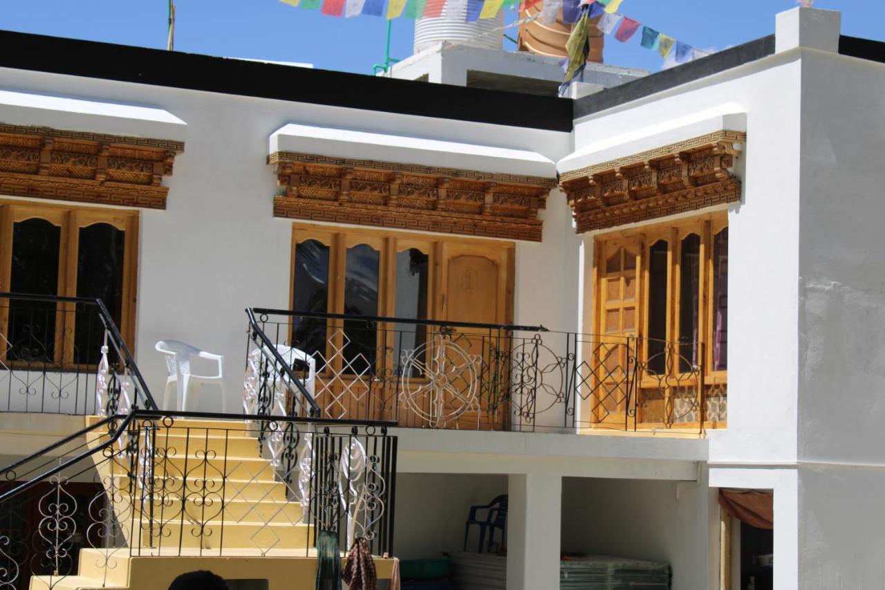 Sernang Homestay Hundar Exterior foto
