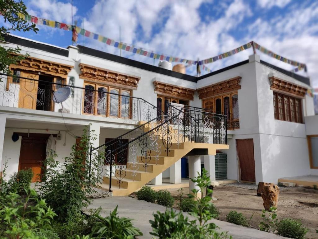 Sernang Homestay Hundar Exterior foto